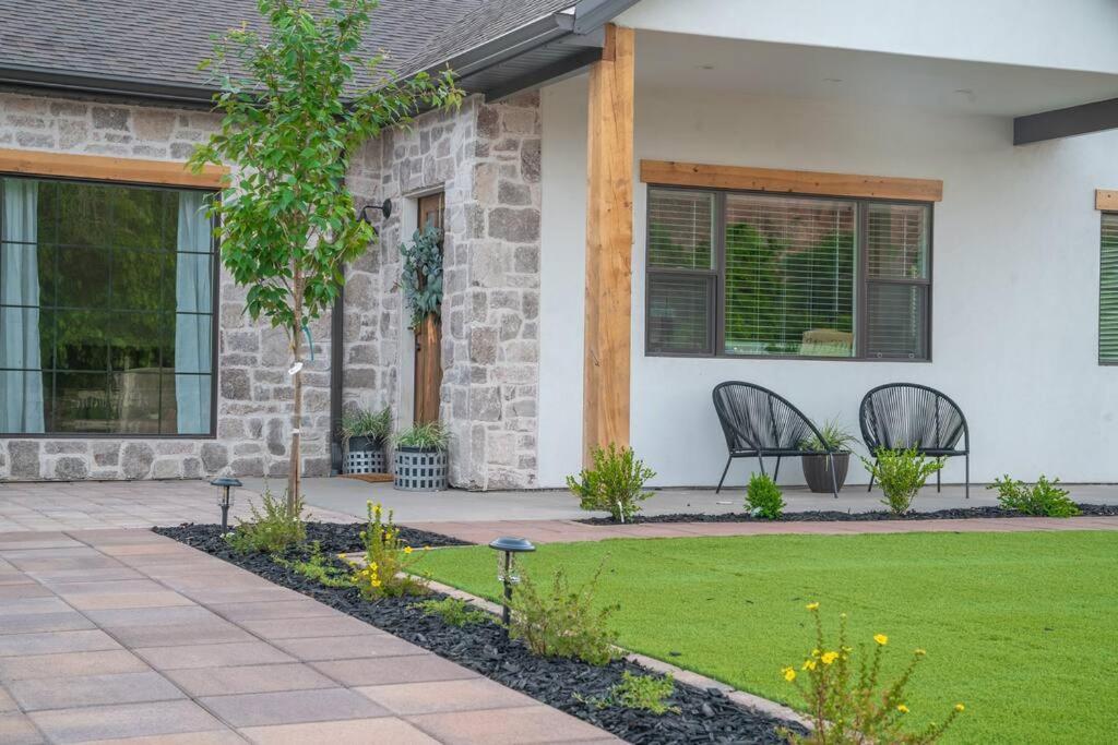 Rustic Gold Retreat Villa คาแนบ ภายนอก รูปภาพ